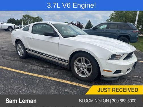 Performance White 2012 Ford Mustang V6