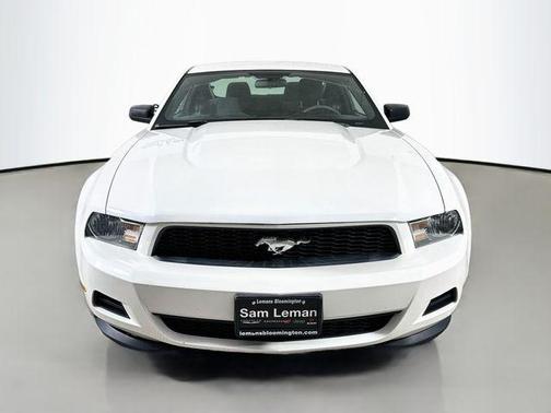 Performance White 2012 Ford Mustang V6