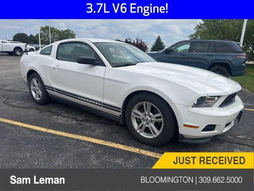 Performance White 2012 Ford Mustang V6