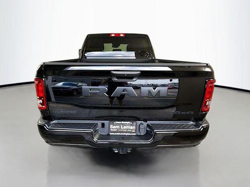 Diamond Black Crystal Pearlcoat 2025 RAM 2500 Big Horn Crew Cab 4x4 6'4' Box