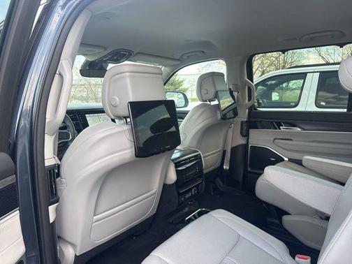 River Rock 2023 Jeep Wagoneer Series III 4x4