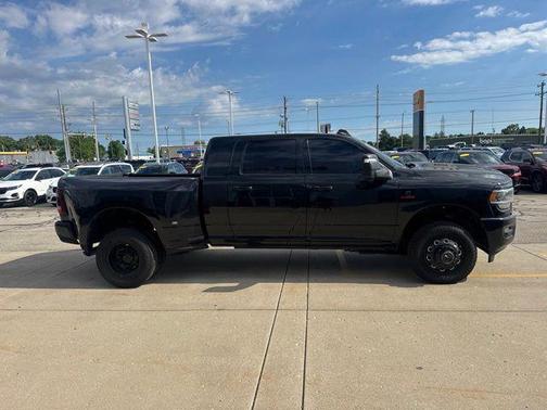 Diamond Black Crystal Pearlcoat 2024 RAM 3500 Laramie Mega Cab 4x4 6'4' Box