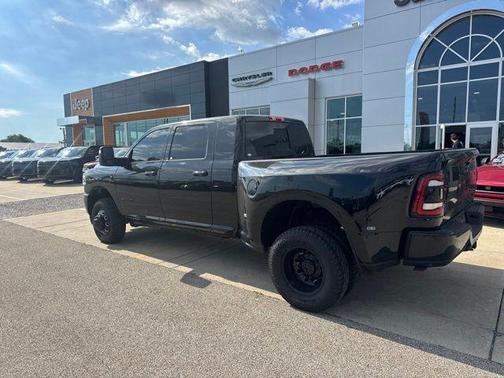 Diamond Black Crystal Pearlcoat 2024 RAM 3500 Laramie Mega Cab 4x4 6'4' Box