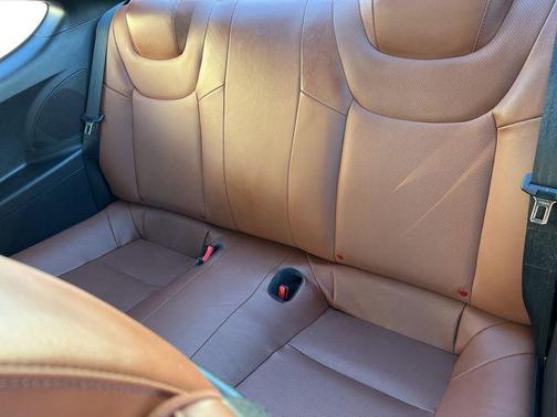 2010 Hyundai Genesis Coupe 3.8 Grand Touring