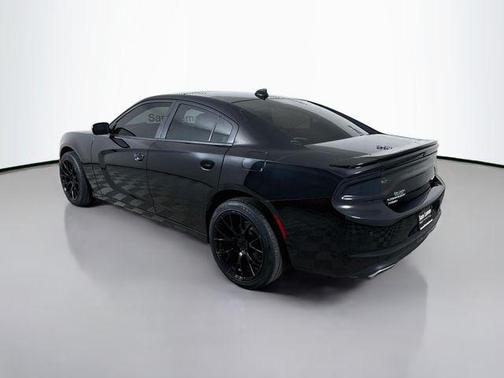 Pitch Black Clearcoat 2017 Dodge Charger SXT