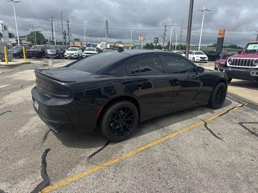 Pitch Black Clearcoat 2017 Dodge Charger SXT