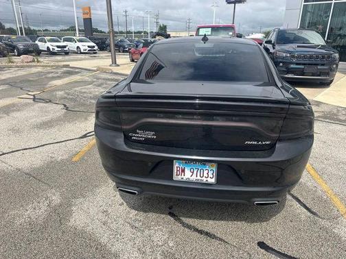 Pitch Black Clearcoat 2017 Dodge Charger SXT