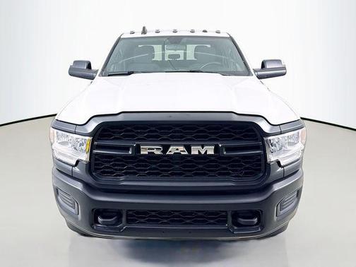 2022 RAM 2500 Tradesman Crew Cab 4x4 6'4' Box