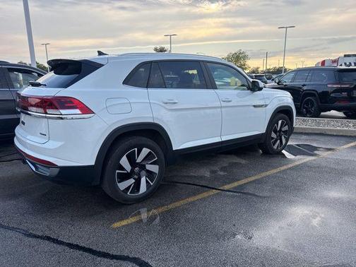 2024 Volkswagen Atlas Cross Sport 2.0T SE w/Technology 4MOTION