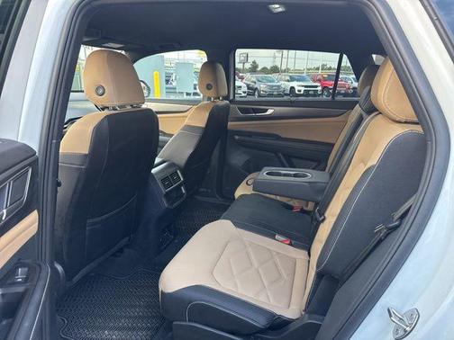 2024 Volkswagen Atlas Cross Sport 2.0T SE w/Technology 4MOTION