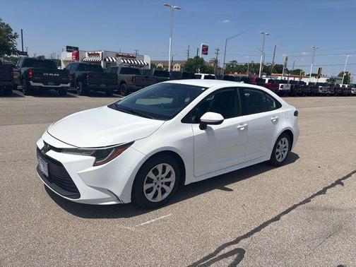 Ice Cap 2024 Toyota Corolla LE