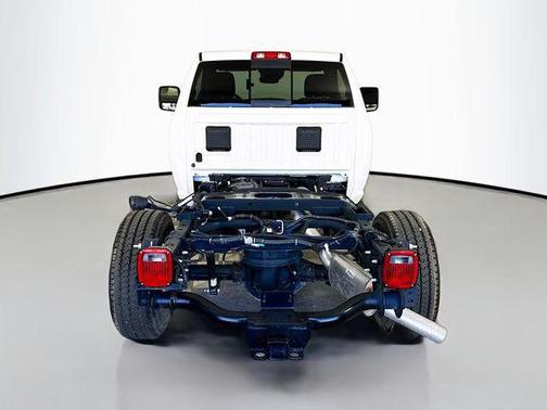 2025 RAM 3500 Tradesman Regular Cab 4x2 8' Box