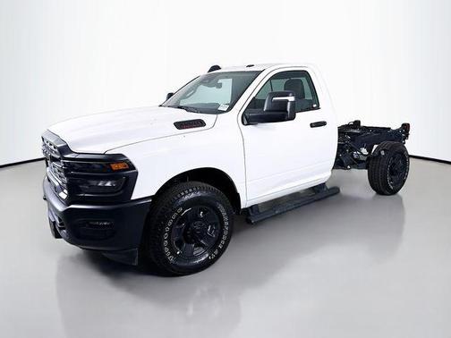 2025 RAM 3500 Tradesman Regular Cab 4x2 8' Box
