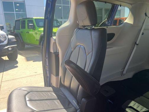 2020 Chrysler Pacifica Touring L
