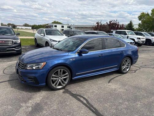 Reef Blue Metallic 2017 Volkswagen Passat 1.8T R-Line w/Comfort