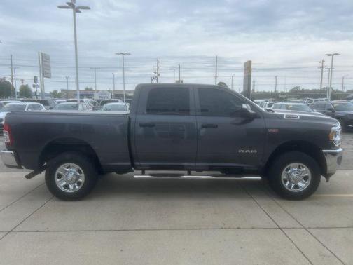 2021 RAM 2500 Tradesman Crew Cab 4x4 6'4' Box