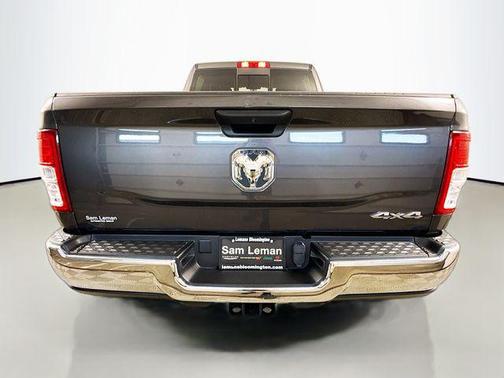 2021 RAM 2500 Tradesman Crew Cab 4x4 6'4' Box