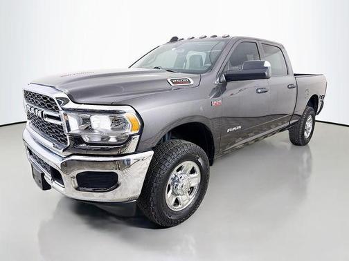 2021 RAM 2500 Tradesman Crew Cab 4x4 6'4' Box