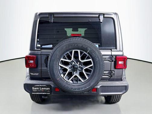 2025 Jeep Wrangler 4-Door Sahara 4x4