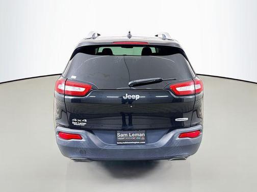 Brilliant Black Crystal Pearlcoat 2015 Jeep Cherokee Latitude