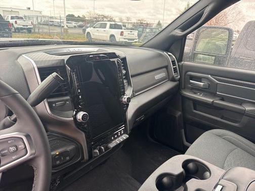 2025 RAM 2500 Big Horn Crew Cab 4x4 6'4' Box