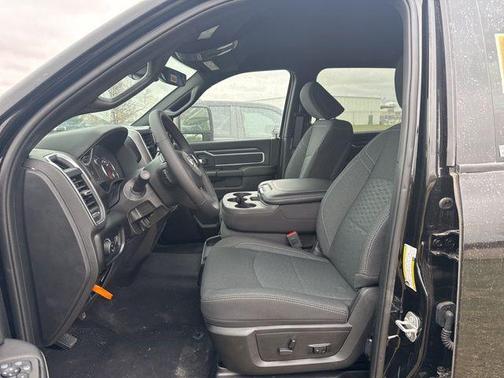 2025 RAM 2500 Big Horn Crew Cab 4x4 6'4' Box