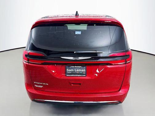 2025 Chrysler Pacifica L