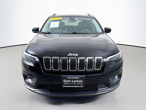 Diamond Black Crystal Pearlcoat 2019 Jeep Cherokee Latitude Plus