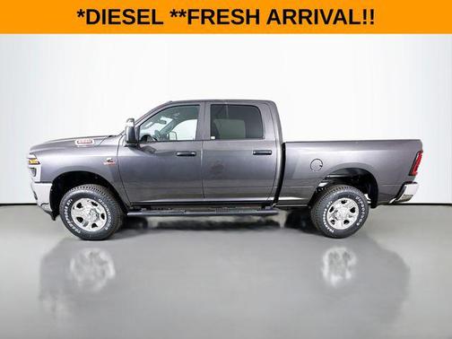 2025 RAM 2500 Tradesman Crew Cab 4x4 6'4' Box