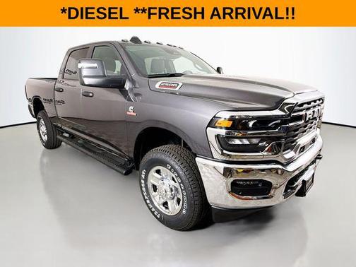 2025 RAM 2500 Tradesman Crew Cab 4x4 6'4' Box