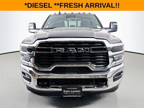2025 RAM 2500 Tradesman Crew Cab 4x4 6'4' Box
