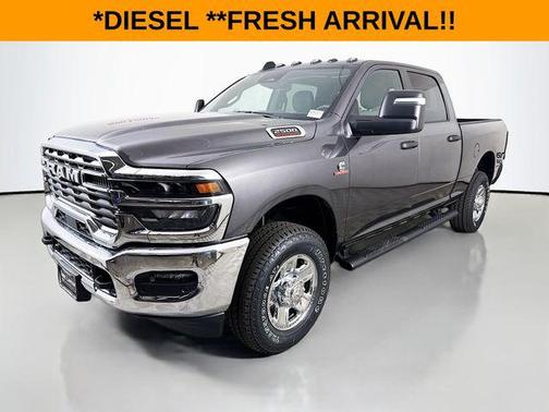 2025 RAM 2500 Tradesman Crew Cab 4x4 6'4' Box