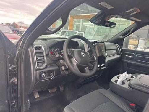 2025 RAM 2500 Big Horn Crew Cab 4x4 6'4' Box