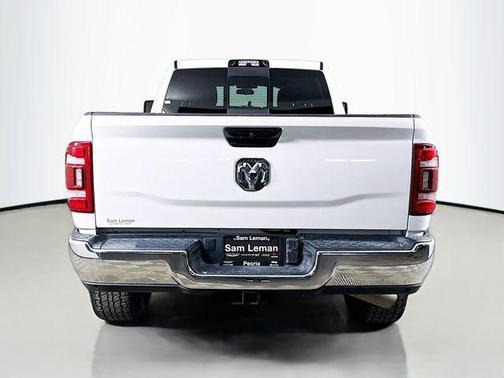 2023 RAM 3500 Tradesman Crew Cab 4x4 6'4' Box