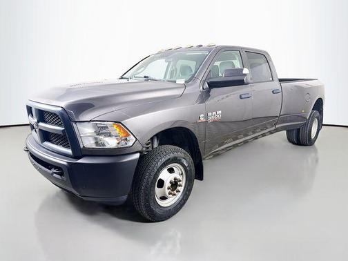 2017 RAM 3500 Tradesman Crew Cab 4x4 8' Box