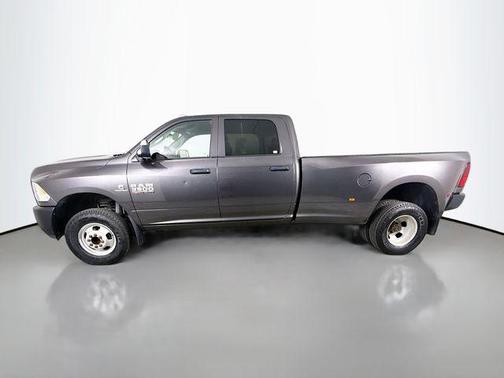 2017 RAM 3500 Tradesman Crew Cab 4x4 8' Box