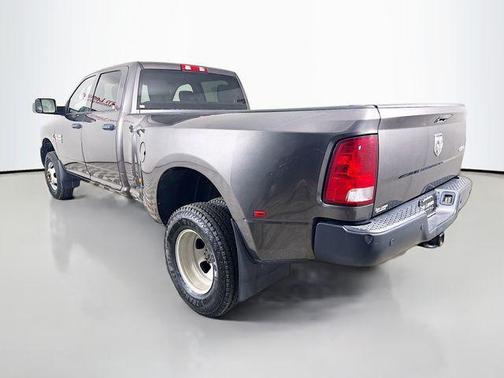 2017 RAM 3500 Tradesman Crew Cab 4x4 8' Box