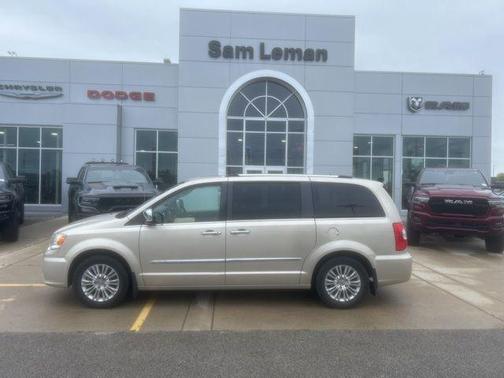 2015 Chrysler Town & Country Limited Platinum