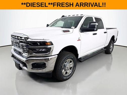 2025 RAM 2500 Tradesman Crew Cab 4x4 6'4' Box