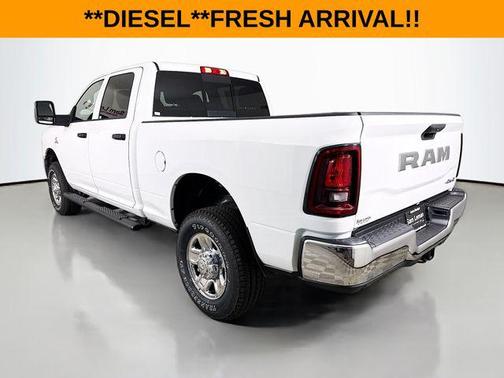 2025 RAM 2500 Tradesman Crew Cab 4x4 6'4' Box