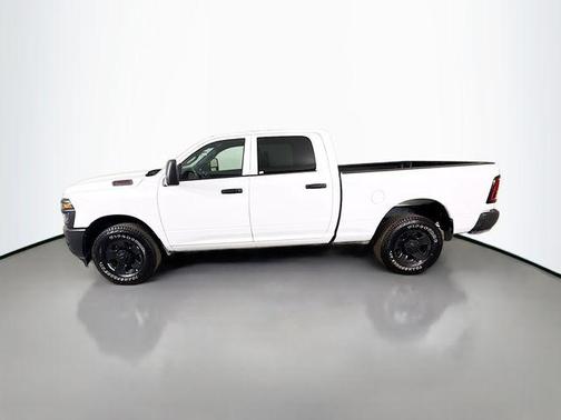 2025 RAM 3500 Tradesman Crew Cab 4x2 6'4' Box