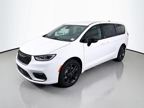 2026 Chrysler Pacifica L