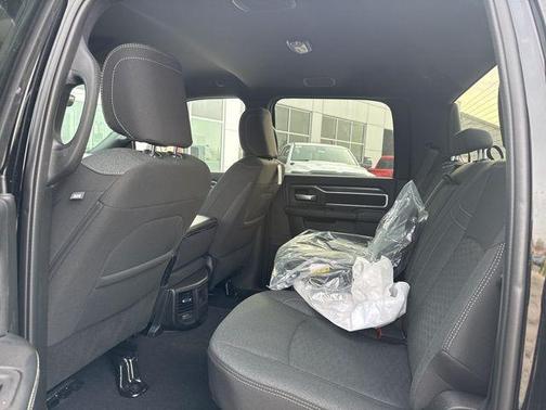 2025 RAM 2500 Big Horn Crew Cab 4x4 6'4' Box