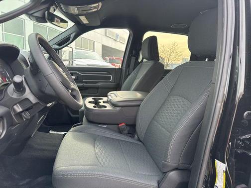 2025 RAM 2500 Big Horn Crew Cab 4x4 6'4' Box