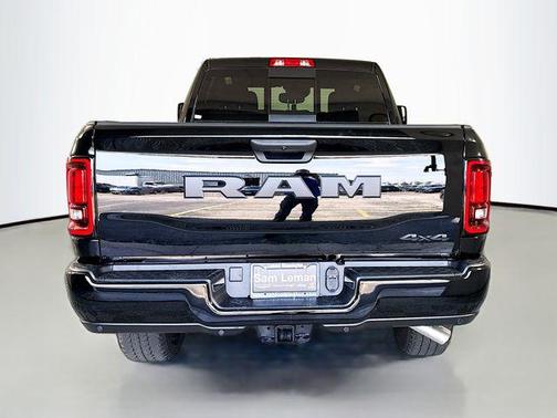 Diamond Black Crystal Pearlcoat 2026 RAM 2500 Black Express Crew Cab 4x4 6'4' Box
