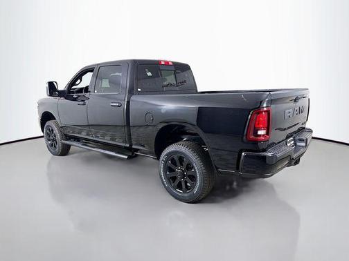Diamond Black Crystal Pearlcoat 2026 RAM 2500 Black Express Crew Cab 4x4 6'4' Box