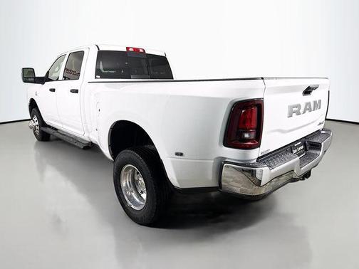 2025 RAM 3500 Tradesman Crew Cab 4x4 8' Box
