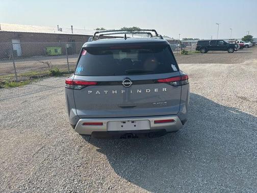 2022 Nissan Pathfinder Platinum 4WD
