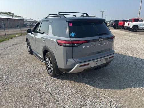 2022 Nissan Pathfinder Platinum 4WD