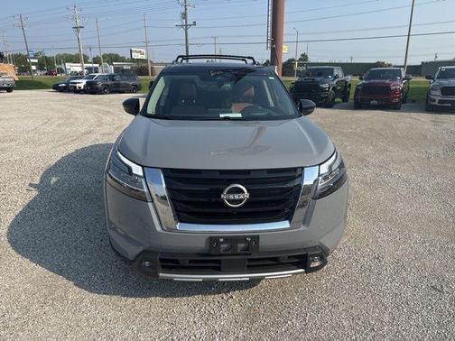 2022 Nissan Pathfinder Platinum 4WD